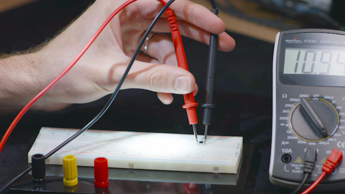 Electronics Foundations: Semiconductor Devices